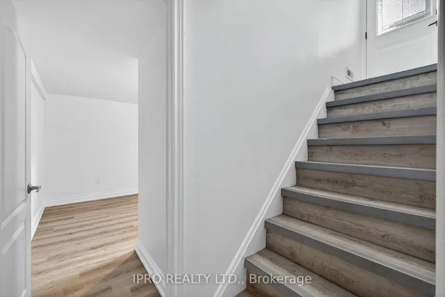 Additional image 36 of 34 Knox Ave