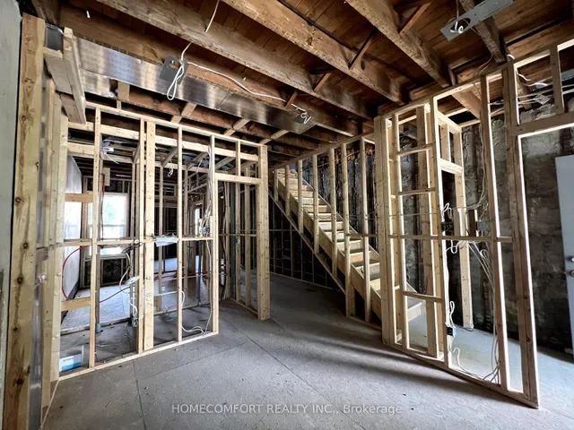 Additional image 4 of 652 Crawford St