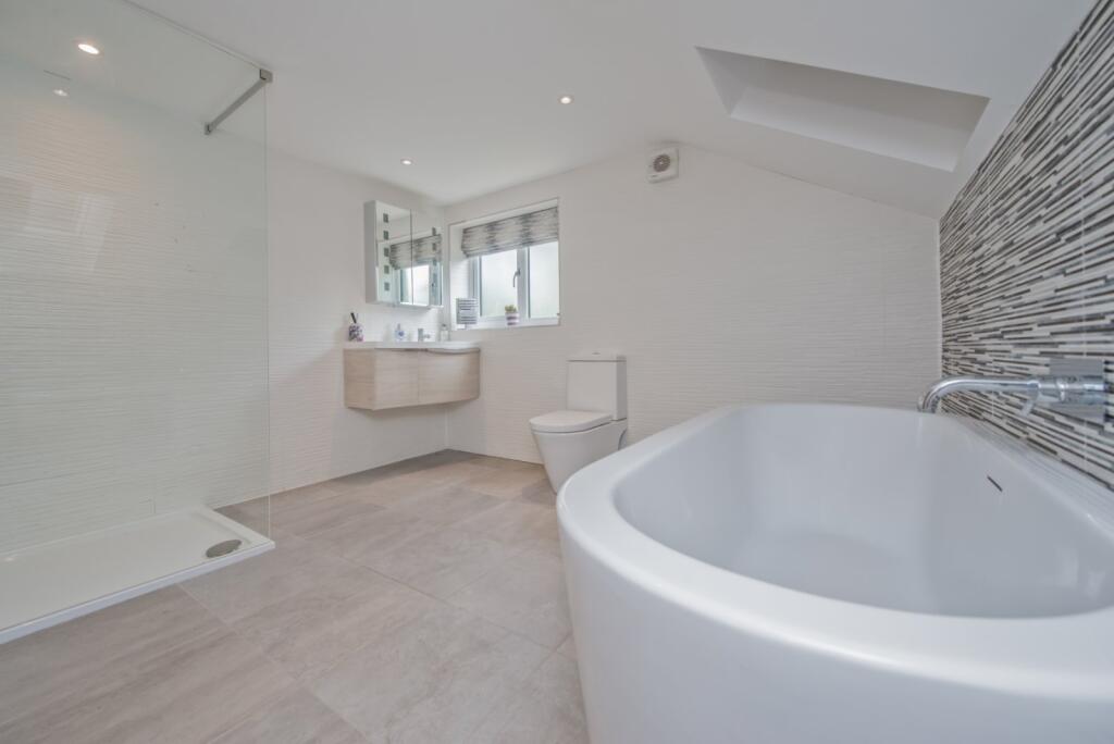 Additional image 14 of Latham Lane, Gomersal, Cleckheaton, West Yorkshire, BD19