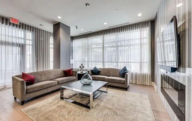 Additional image 45 of 35 Fontenay Crt Unit 807