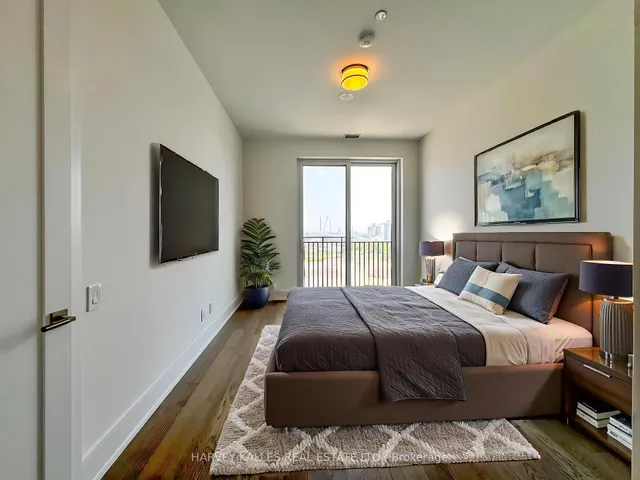 Additional image 15 of 155 Merchants Wharf Unit 701