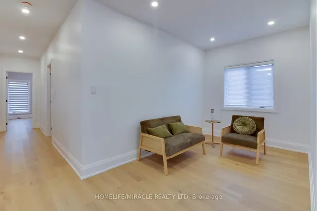 Additional image 10 of 10 Stamford Sq