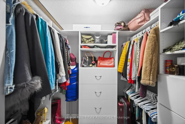 Additional image 25 of 439 Moorlands Cres