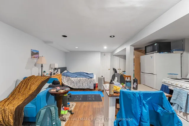 Additional image 37 of 76 Browning Ave