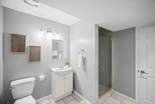 Additional image 42 of 439 Moorlands Cres