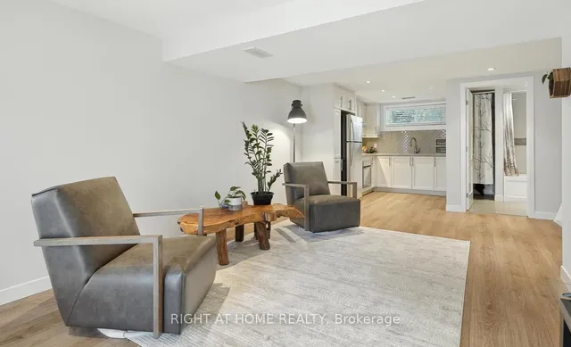 Additional image 30 of 142 Sloane Ave