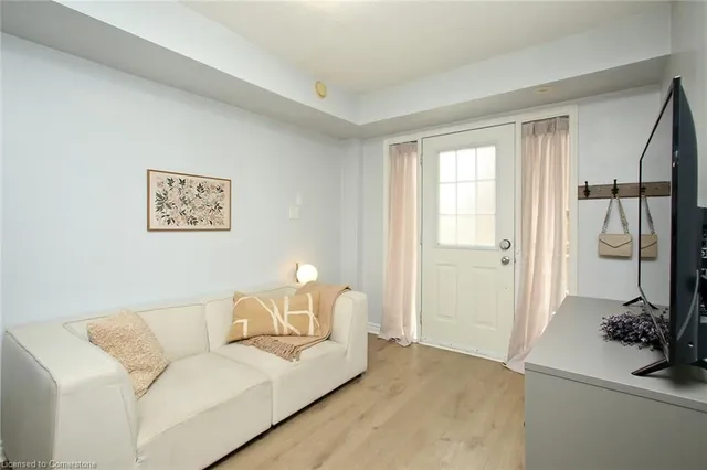 Additional image 3 of 10 Laidlaw St Unit 705