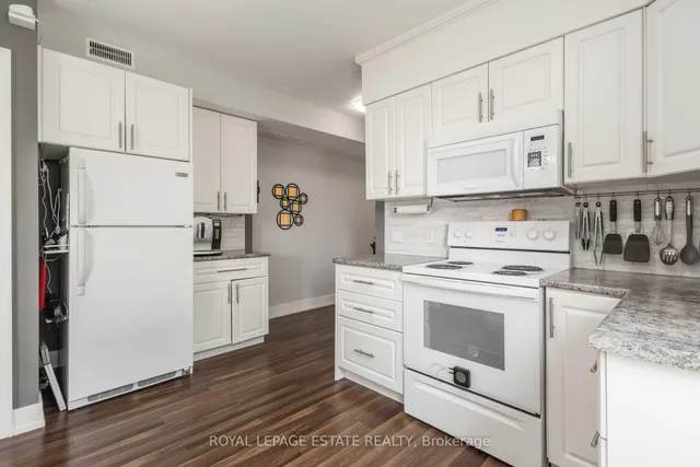 Additional image 7 of 1008 Woodbine Ave