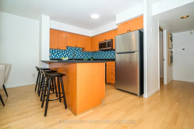 Additional image 8 of 1000 King St Unit 209