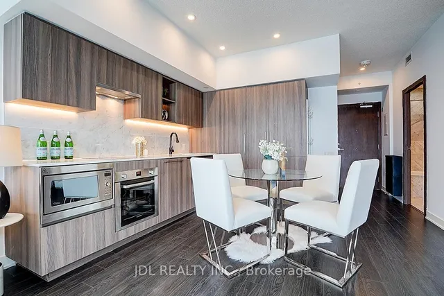 Additional image 13 of 19 Bathurst St Unit 3709