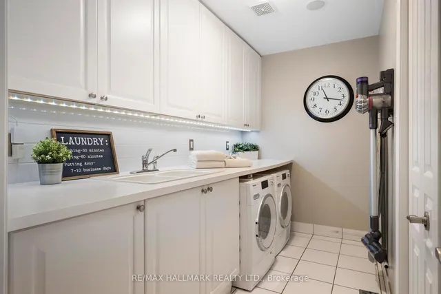 Additional image 32 of 26 Winners Circ