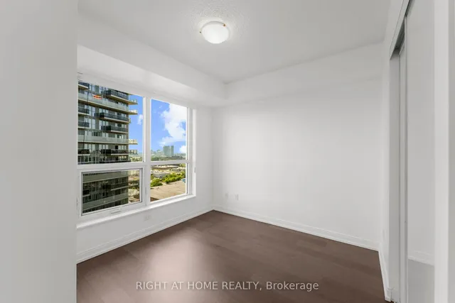 Additional image 10 of 255 Village Green Sq Unit 1501