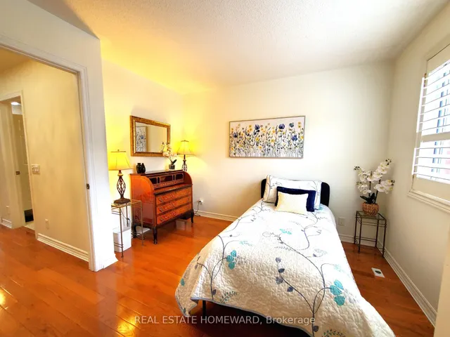 Additional image 32 of 257 Milan St