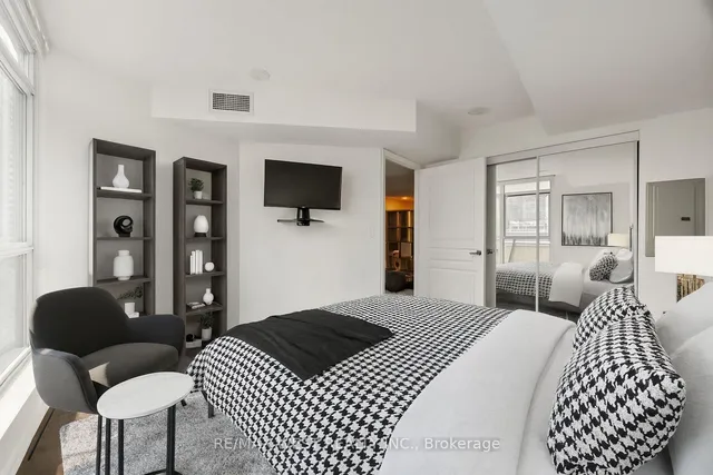 Additional image 8 of 18 Yonge St Unit 710