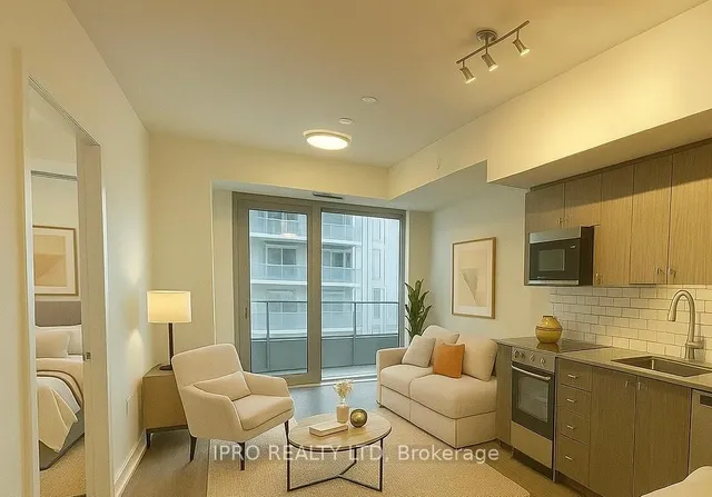 Additional image 2 of 15 Wellington St Unit 714