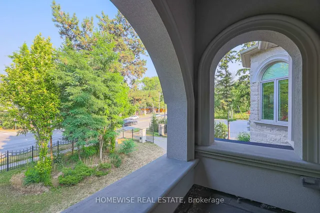 Additional image 22 of 2706 Bayview Ave