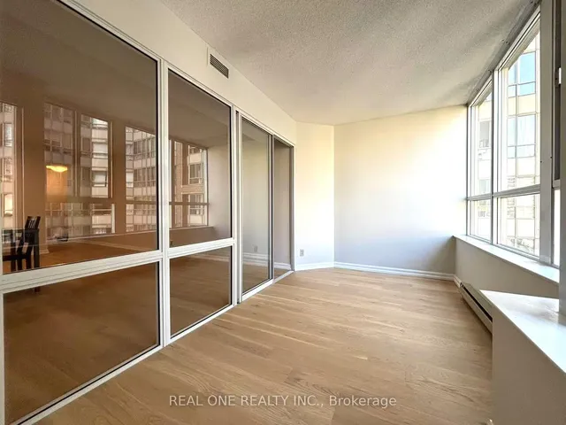 Additional image 22 of 711 Bay St Unit 1012