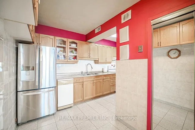 Additional image 7 of 3460 Keele St Unit 511