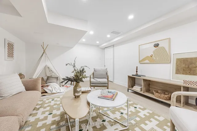 Additional image 19 of 118 Whitmore Ave