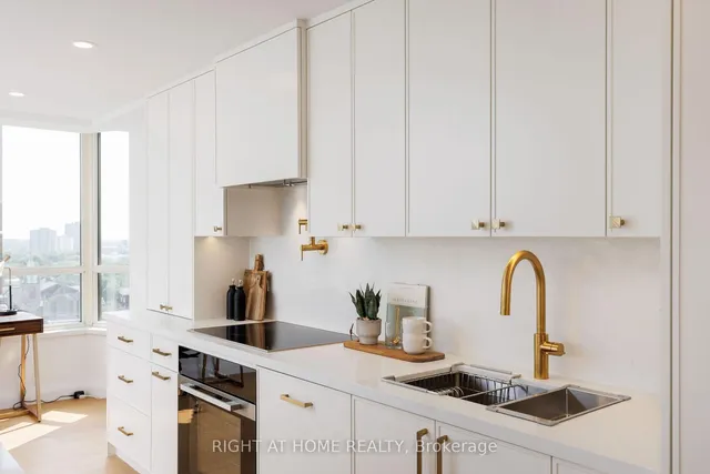 Additional image 21 of 130 Carlton St Unit 1403