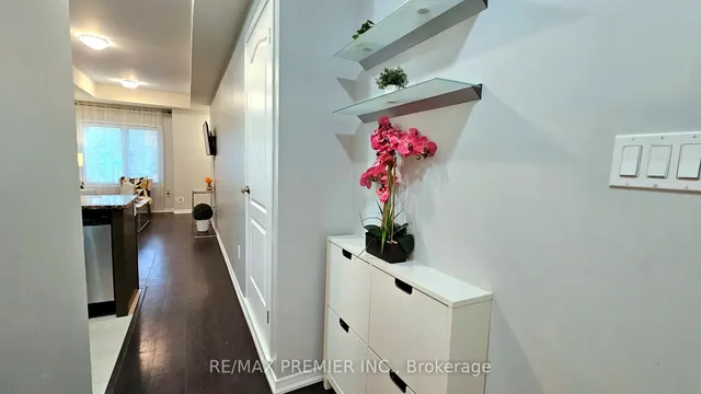 Additional image 23 of 19 Coneflower Cres Unit 272