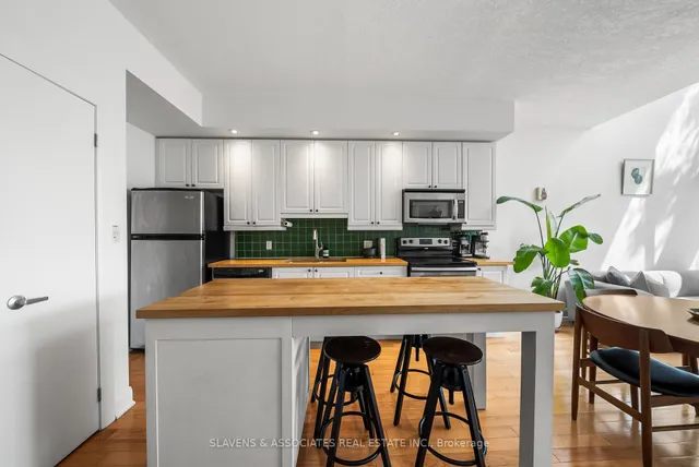 Additional image 14 of 1636 Dundas St Unit 8