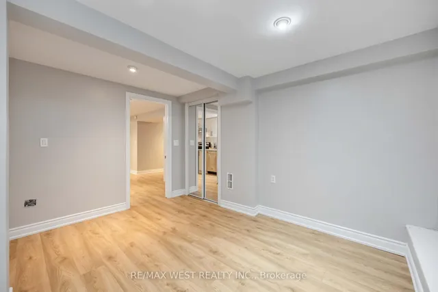 Additional image 30 of 80 Thirty Ninth St