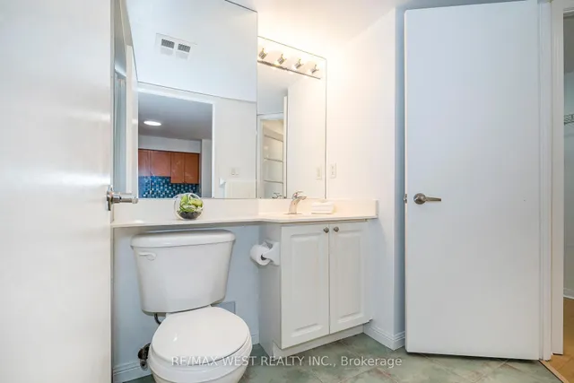 Additional image 31 of 1000 King St Unit 209