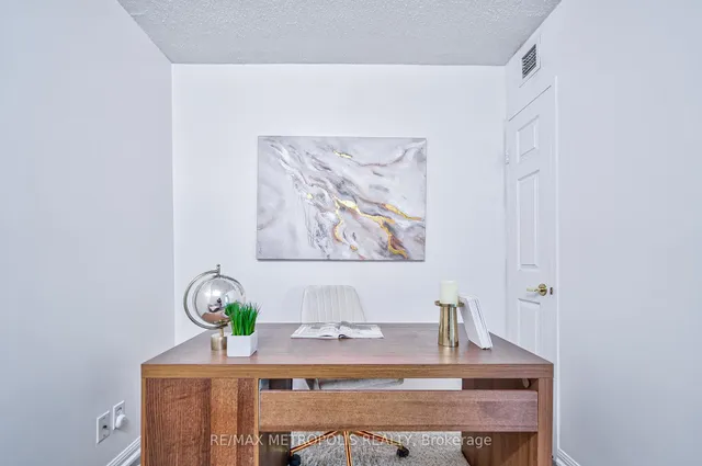 Additional image 25 of 11 Lee Centre Dr Unit PH109