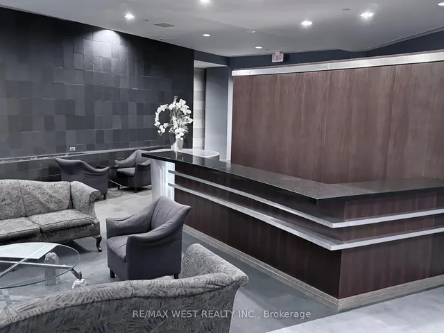 Additional image 36 of 38 Elm St Unit 410