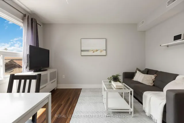 Additional image 9 of 1008 Woodbine Ave