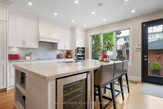 Additional image 13 of 26 Winners Circ