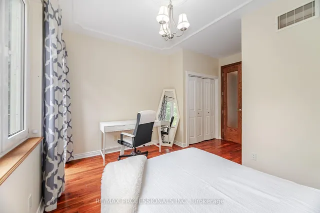 Additional image 27 of 2 The Keanegate