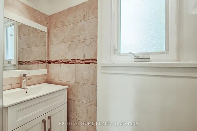 Additional image 11 of 1081 Victoria Park Ave