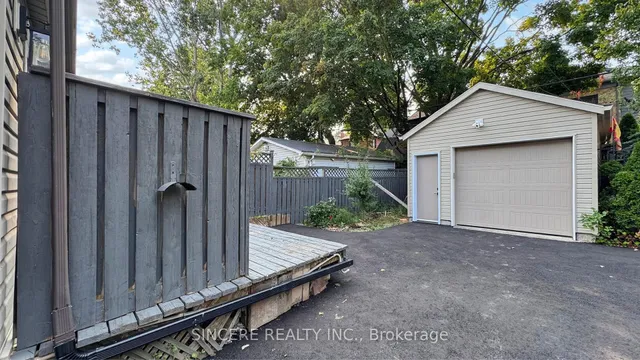 Additional image 44 of 123 Lawrence Ave