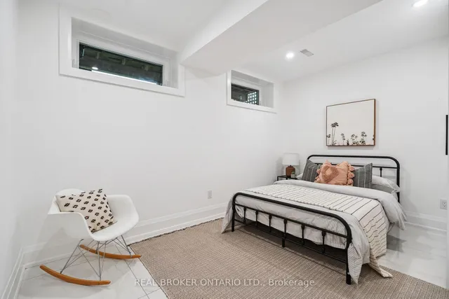 Additional image 39 of 98 Hogarth Ave