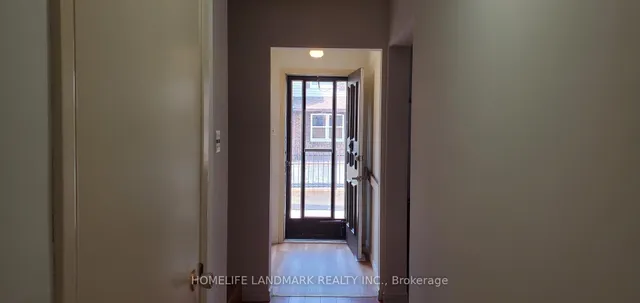 Additional image 4 of 91 L'Amoreaux Dr Unit 102