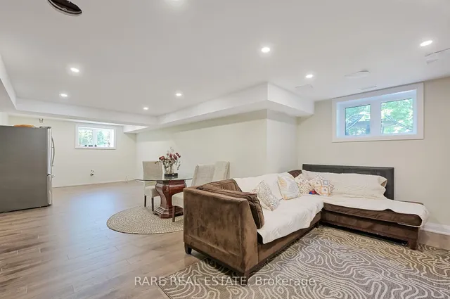 Additional image 30 of 32 Bradfield Ave