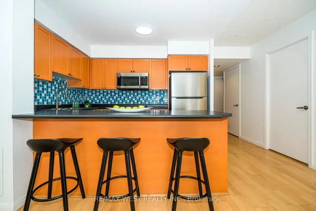 Additional image 10 of 1000 King St Unit 209