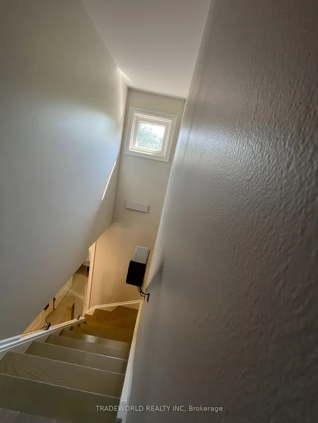 Additional image 19 of 275 Broadview Ave Unit 169