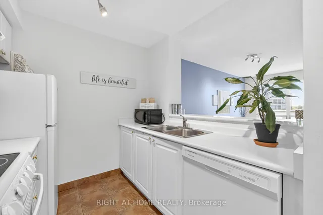 Additional image 18 of 1 Lee Centre Dr Unit 613