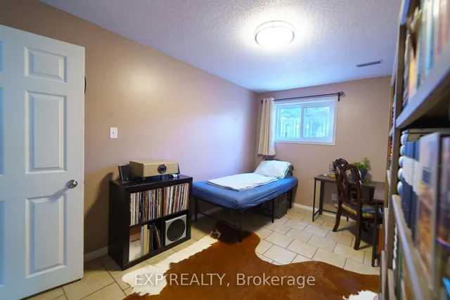 Additional image 29 of 430 Bankside Cres