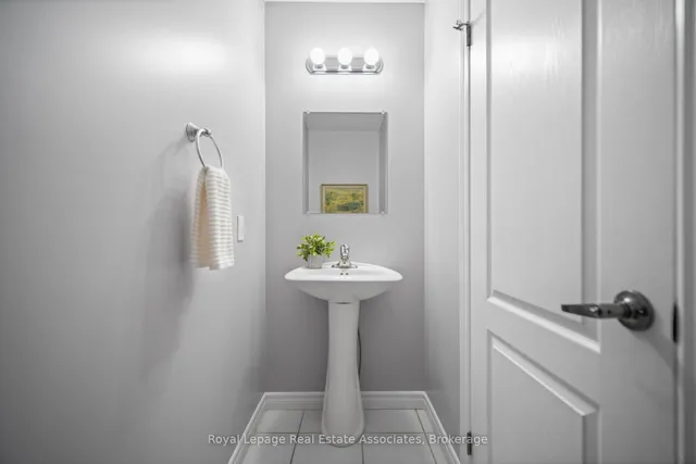 Additional image 17 of 439 Moorlands Cres