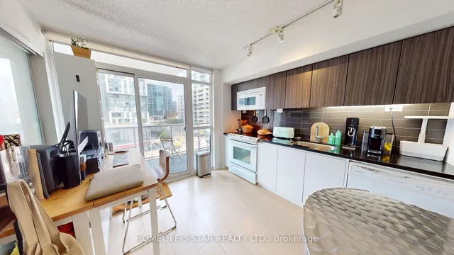 Additional image 3 of 85 QUEENS WHARF Rd Unit 619
