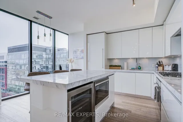 Additional image 16 of 629 King St Unit 1418