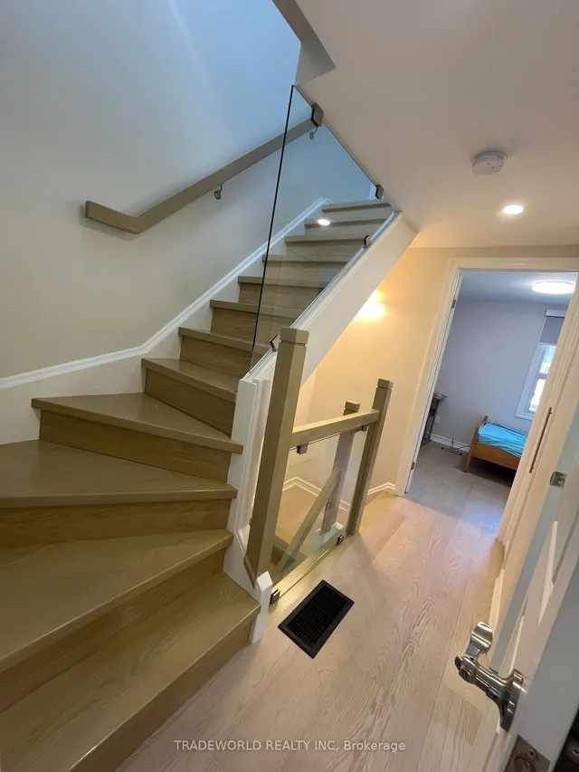 Additional image 13 of 275 Broadview Ave Unit 169