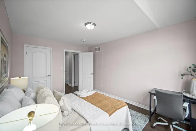 Additional image 27 of 439 Moorlands Cres