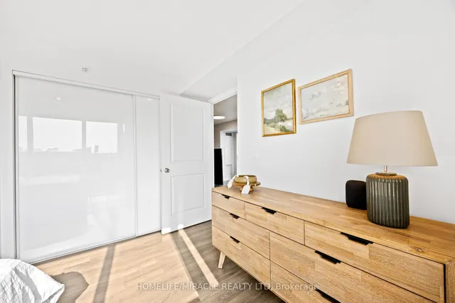 Additional image 20 of 30 Meadowglen Pl Unit 2002