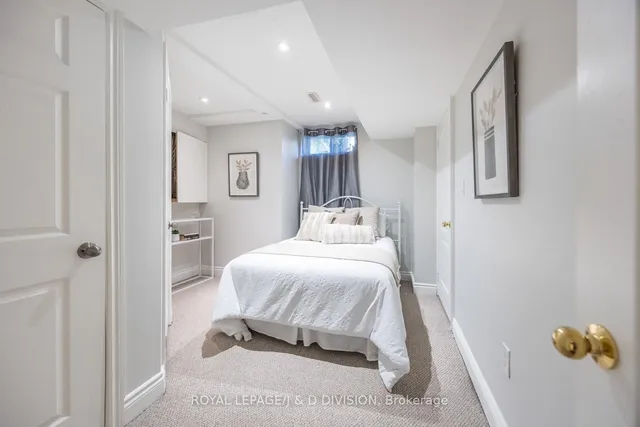 Additional image 36 of 33 Clark St