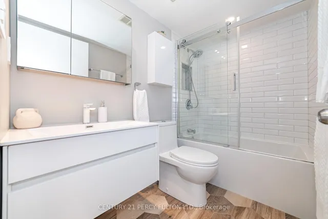 Additional image 26 of 270 Queens Quay Unit 1407